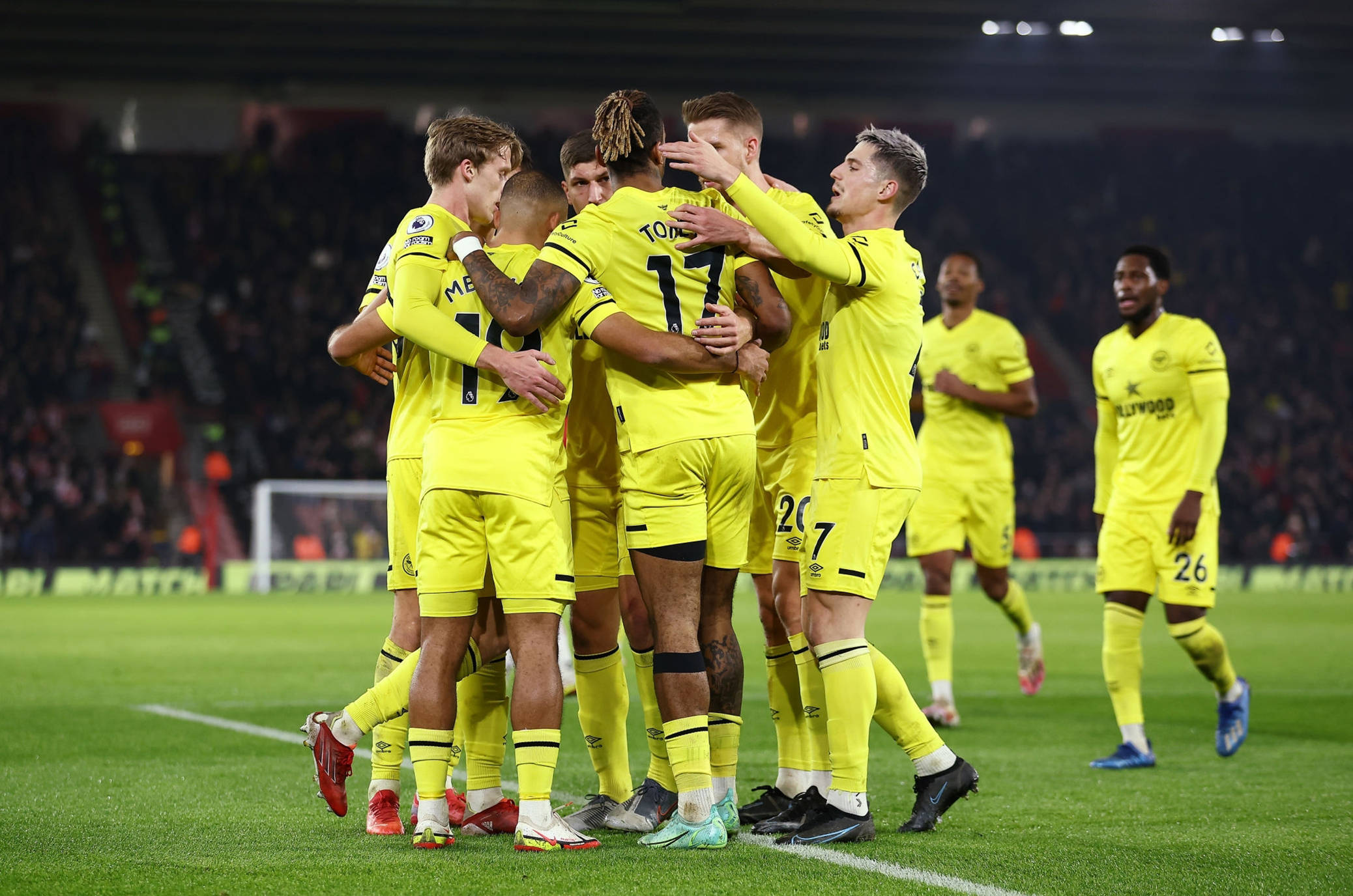 在科莫他拥 在科莫他拥