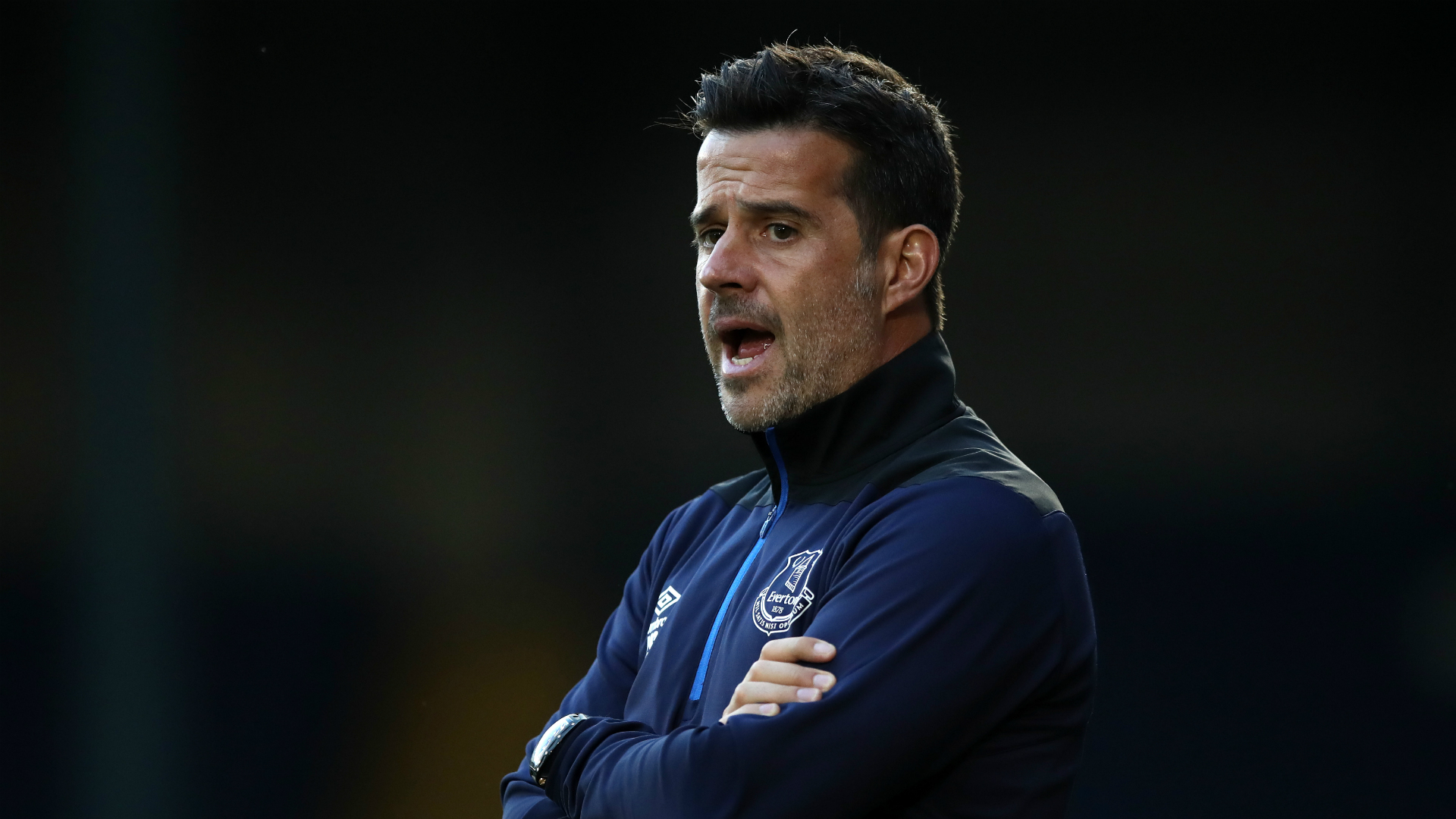 策略仍然充 策略仍然充