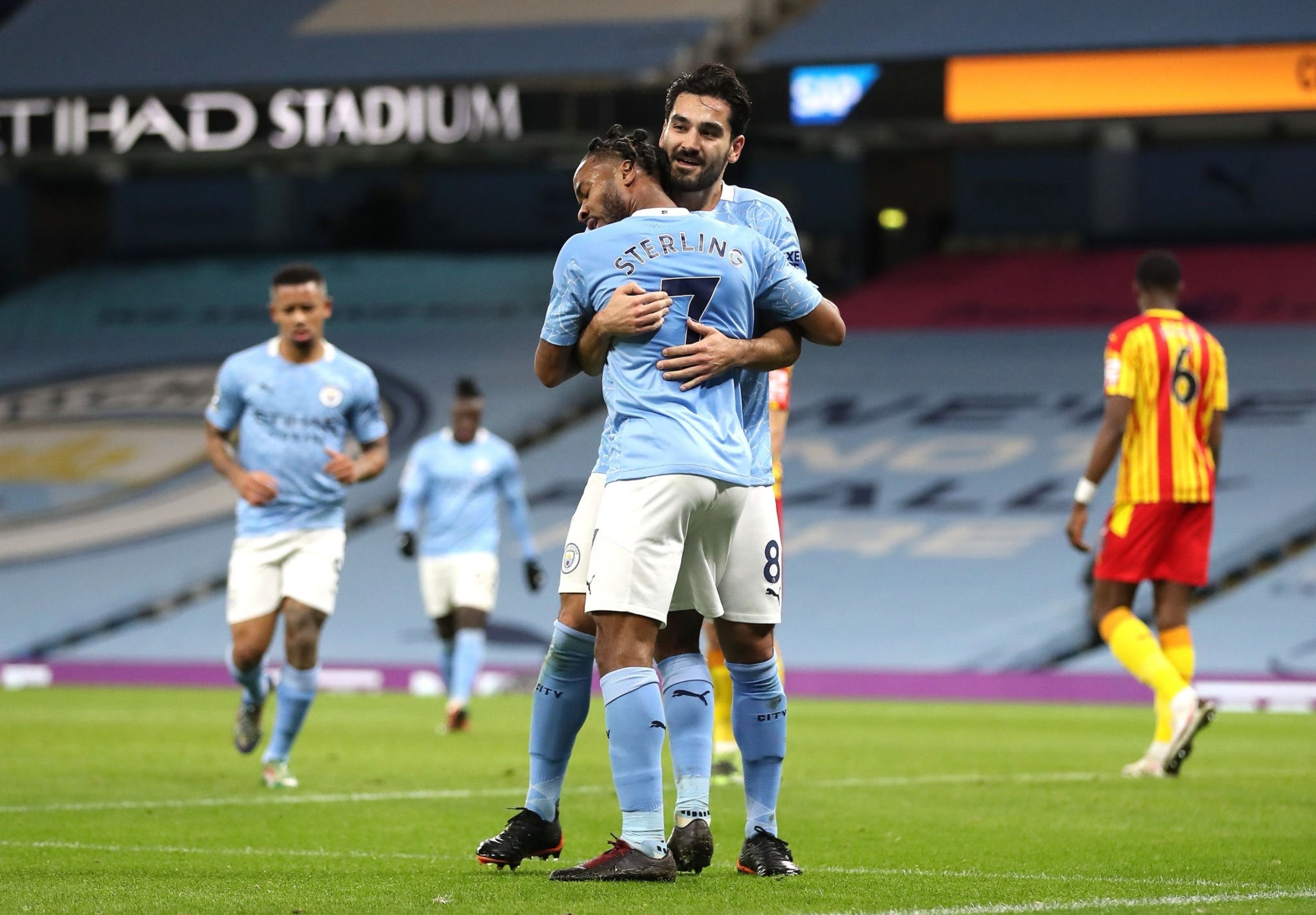 马未能满足 马未能满足